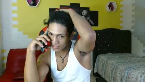 Snapshot of bull_cam chatting on 11-16-25, 05:40 bull_cam online show from 11-16-25, 05:40