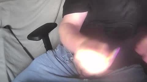 Snapshot of bullen2004 chatting on 12-18-25, 12:33 bullen2004 online show from 12-18-25, 12:33