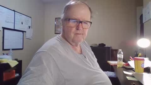 Snapshot of bullfrogg5050 chatting on 09-16-25, 03:35 bullfrogg5050 online show from 09-16-25, 03:35