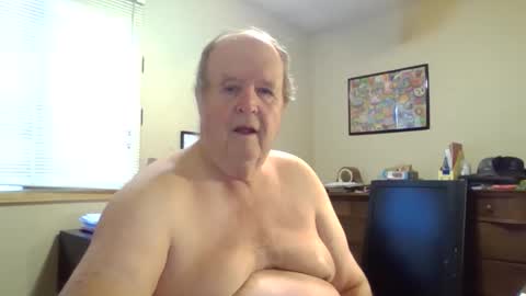 Snapshot of bullfrogg5050 chatting on 01-17-26, 03:28 bullfrogg5050 online show from 01-17-26, 03:28