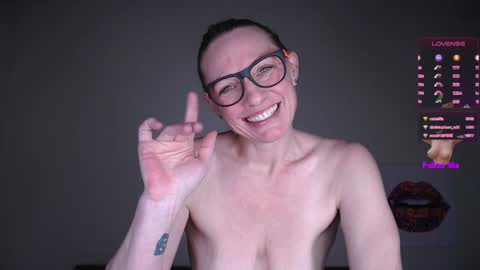 Snapshot of bunnieandthedude chatting on 01-19-25, 05:15 BUNNIE and THE DUDE TheLebowskis online show from 01-19-25, 05:15