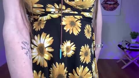 Snapshot of bunnieandthedude chatting on 09-21-25, 01:40 BUNNIE and THE DUDE TheLebowskis online show from 09-21-25, 01:40