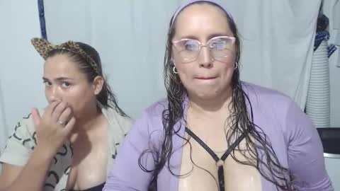 Snapshot of bunniosito chatting on 11-07-25, 01:38 bunniosito online show from 11-07-25, 01:38