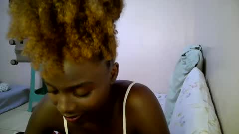 Snapshot of bunny_bliss1 chatting on 06-11-26, 08:29 bunny_bliss1 online show from 06-11-26, 08:29