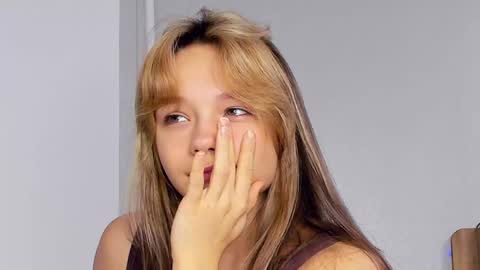 Snapshot of bunny_bonny chatting on 01-30-25, 03:08 Alice online show from 01-30-25, 03:08