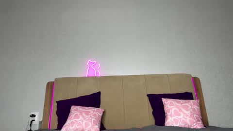 Snapshot of bunny_bonny chatting on 02-11-25, 12:16 Alice online show from 02-11-25, 12:16