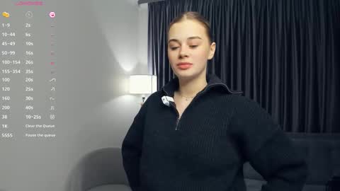 Snapshot of bunny_hope chatting on 12-18-25, 07:25 Theya online show from 12-18-25, 07:25