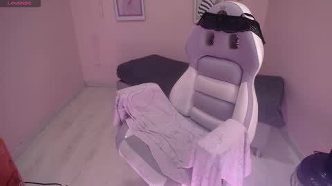 ... .          . ... online show from 11-10-25, 02:27