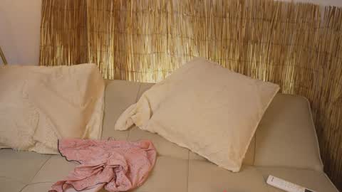 Snapshot of bunnycute_shy chatting on 04-28-26, 12:43 30 Off online show from 04-28-26, 12:43