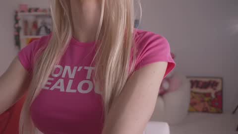 Snapshot of bunnydollstella chatting on 01-02-25, 11:49 Stella online show from 01-02-25, 11:49