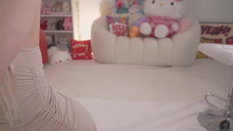 Snapshot of bunnydollstella chatting on 01-04-25, 10:34 Stella online show from 01-04-25, 10:34