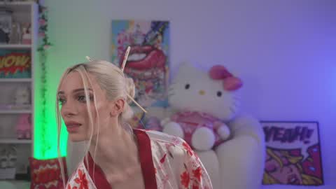 Snapshot of bunnydollstella chatting on 02-01-25, 11:37 Stella online show from 02-01-25, 11:37