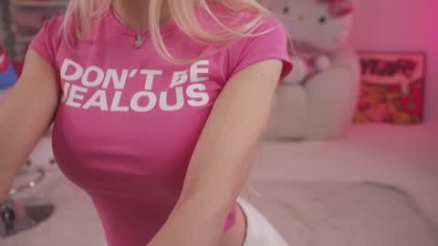 Snapshot of bunnydollstella chatting on 03-02-25, 11:31 Stella online show from 03-02-25, 11:31