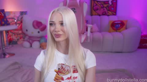 Snapshot of bunnydollstella chatting on 11-19-25, 09:59 Stella online show from 11-19-25, 09:59