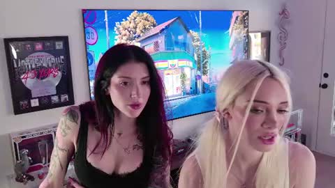 Snapshot of bunnydollstella chatting on 07-19-26, 01:31 Stella online show from 07-19-26, 01:31