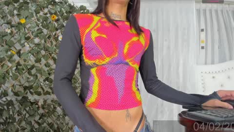 Angela Santini online show from 02-05-25, 01:37