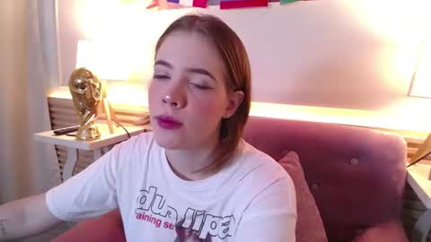 Snapshot of bunnyleahxxx chatting on 06-15-26, 07:05 ANASTASIA online show from 06-15-26, 07:05