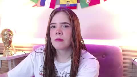Snapshot of bunnyleahxxx chatting on 07-18-26, 07:06 ANASTASIA online show from 07-18-26, 07:06