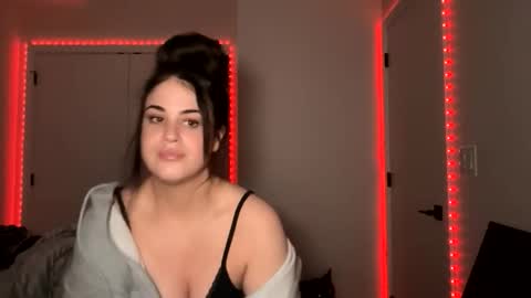 Snapshot of bunnyqueen96 chatting on 12-18-25, 08:09 Cassie online show from 12-18-25, 08:09