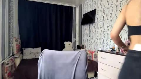 Snapshot of bunnytrussel chatting on 05-07-26, 10:31 Bella online show from 05-07-26, 10:31