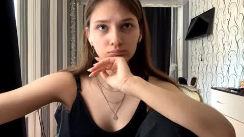 Snapshot of bunnytrussel chatting on 05-12-26, 11:40 Bella online show from 05-12-26, 11:40