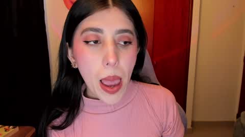 Snapshot of bunnyy09 chatting on 12-22-24, 08:47 Jess online show from 12-22-24, 08:47