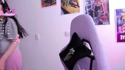 Snapshot of bunnyy09 chatting on 02-10-25, 09:04 Jess online show from 02-10-25, 09:04