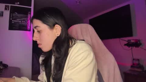 Snapshot of bunnyy09 chatting on 02-09-26, 02:04 Jess online show from 02-09-26, 02:04