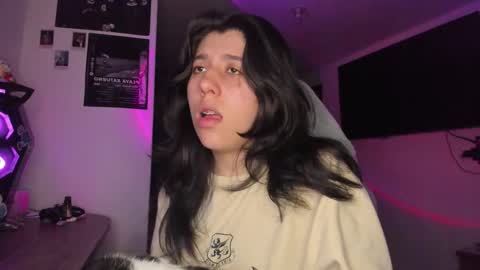 Snapshot of bunnyy09 chatting on 02-10-26, 03:10 Jess online show from 02-10-26, 03:10