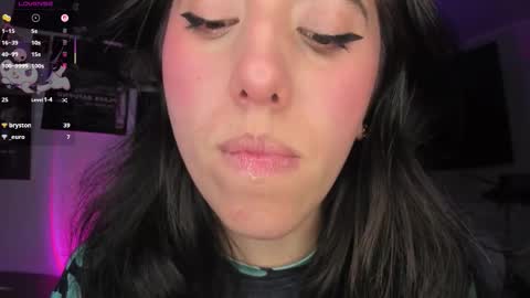 Snapshot of bunnyy09 chatting on 03-10-26, 04:28 Jess online show from 03-10-26, 04:28