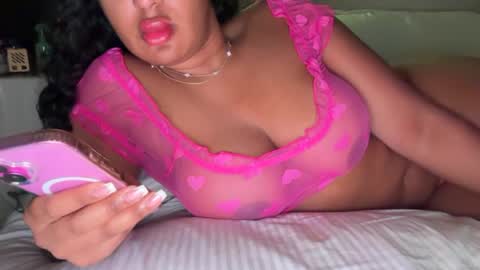 Snapshot of bunsbunnyprincess chatting on 07-27-26, 02:02 Buns Bunny Princess online show from 07-27-26, 02:02