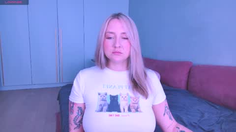 Snapshot of burn_lissa chatting on 06-03-26, 02:55 Lissa online show from 06-03-26, 02:55