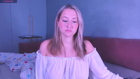 Snapshot of burn_lissa chatting on 06-16-26, 08:00 Lissa online show from 06-16-26, 08:00