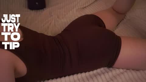 Snapshot of burnletitallburn chatting on 06-05-26, 05:14 Jessica online show from 06-05-26, 05:14