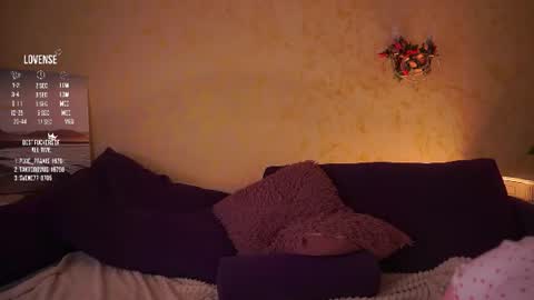 Snapshot of burnletitallburn chatting on 07-16-26, 02:50 Jessica online show from 07-16-26, 02:50