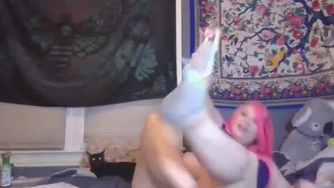 lilly online show from 02-06-25, 09:43