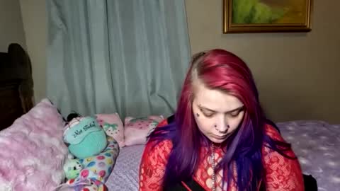 Snapshot of burnthemail chatting on 03-21-26, 07:57 lilly online show from 03-21-26, 07:57