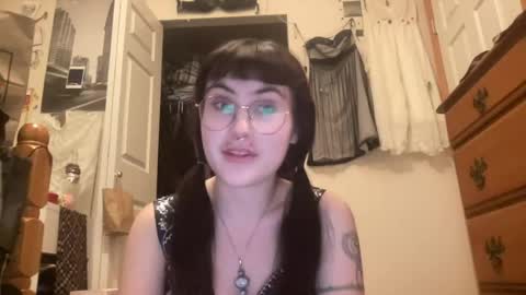 Snapshot of bushbabe3008 chatting on 08-03-26, 06:12 esme gray online show from 08-03-26, 06:12