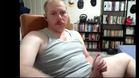 Snapshot of bushmate92 chatting on 12-17-25, 09:26 bushmate92 online show from 12-17-25, 09:26