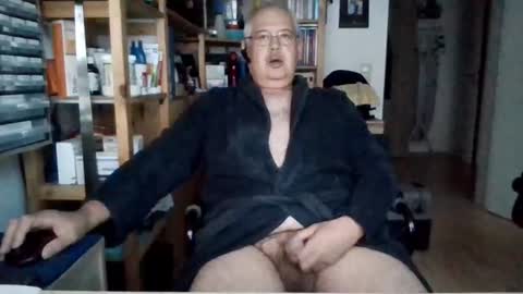 Snapshot of busibaer666 chatting on 07-05-26, 03:34 busi online show from 07-05-26, 03:34