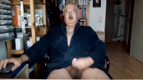 Snapshot of busibaer666 chatting on 08-02-26, 04:00 busi online show from 08-02-26, 04:00