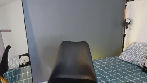 Snapshot of busterspinter chatting on 10-05-25, 07:23 Buster independent model online show from 10-05-25, 07:23