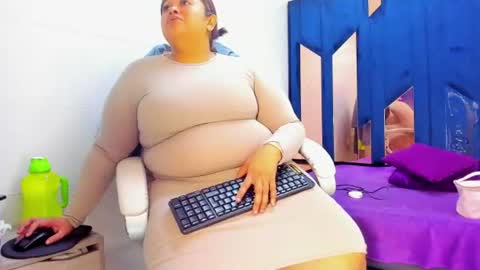 busty juicyy online show from 07-10-26, 02:30