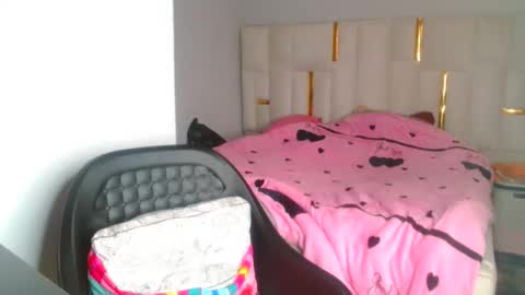 busty_mellons69 online show from 10-31-25, 12:50