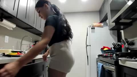 Snapshot of butter_pecanxoxo chatting on 09-13-25, 12:32 butter_pecanxoxo online show from 09-13-25, 12:32