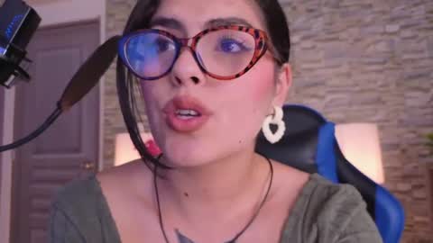 Snapshot of butterflyx39 chatting on 05-26-26, 08:38 Lia Butterfly online show from 05-26-26, 08:38