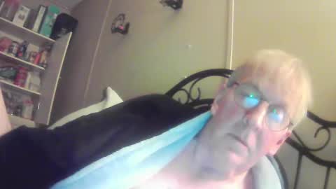 buttless1960 online show from 10-24-25, 07:38