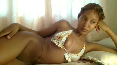 Snapshot of buttter_cup chatting on 09-10-25, 06:02 Claudia online show from 09-10-25, 06:02