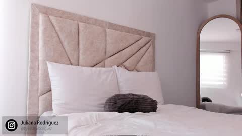    online show from 09-18-25, 08:22