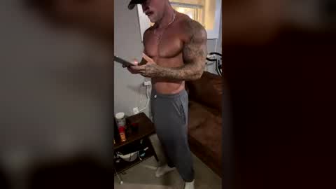 Snapshot of cadenhunterr chatting on 07-15-26, 05:18 cadenhunterr online show from 07-15-26, 05:18
